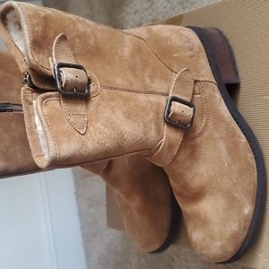 UGG Chaney suede boot. Size 7.5